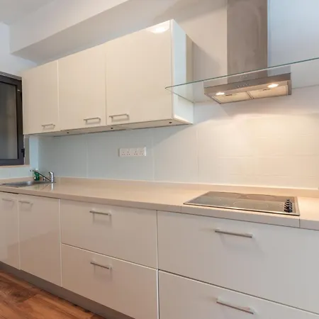 Lovely 2br In Swieqi Stylish, Cozy & By 360 Estates