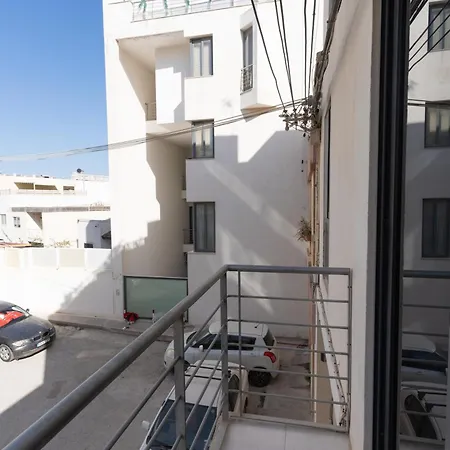 Apartament Lovely 2br In Swieqi Stylish, Cozy & By 360 Estates *